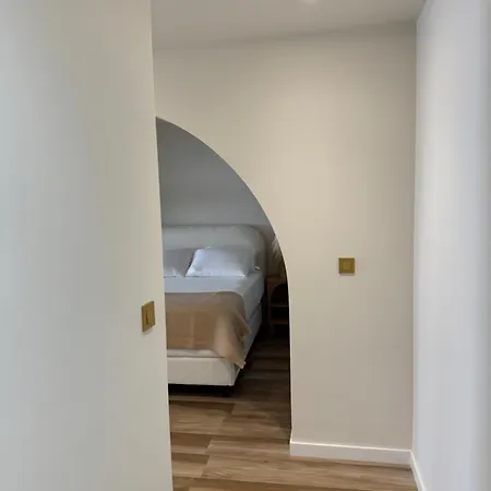 Amber Apartman *